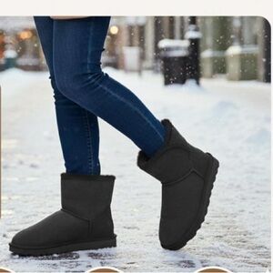 WaySoft Genuine Australia Sheepskin Snow Winter Boots for Women. Size 8